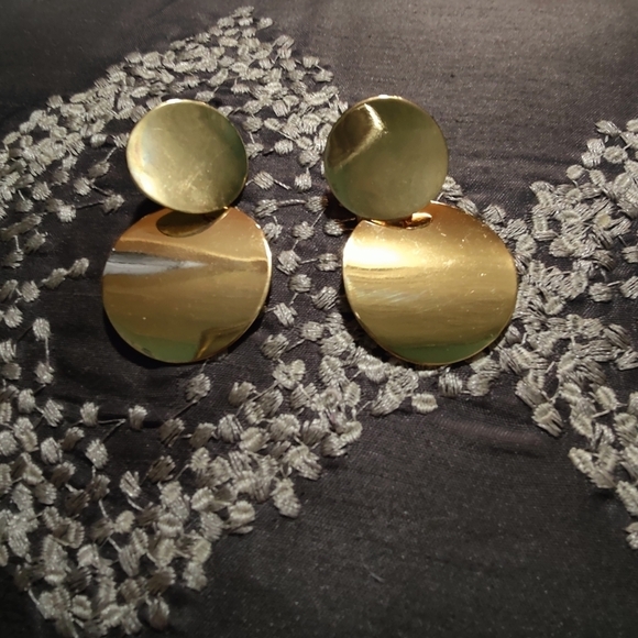Gold Statement earrings - Picture 2 of 2